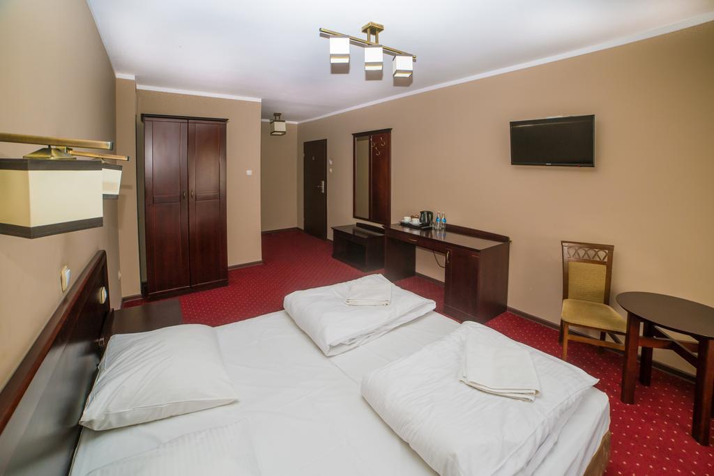 Hotel Grant Leszno  Dış mekan fotoğraf